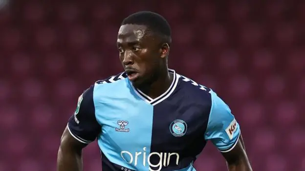 El Salford ficha al delantero del Wycombe Udoh